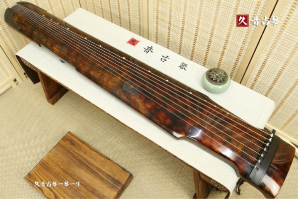 海南藏族自治州收藏级古琴【犀牛皮纹仲尼式】